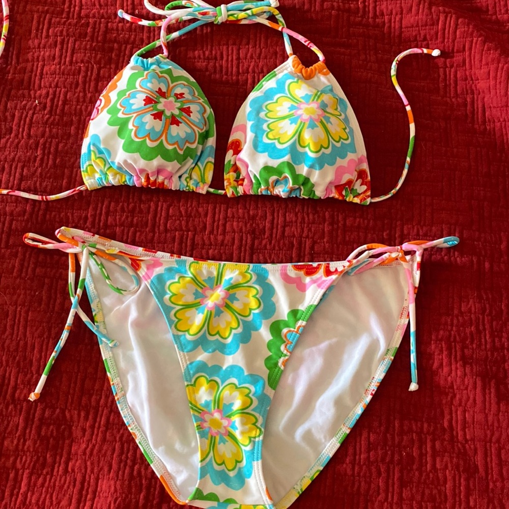 Women’s bikini print size large